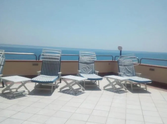Con Terrazza Sul Mare *